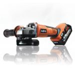 Milwaukee HD18HIW-402C Impact Wrench with Charger, Voltage 18V